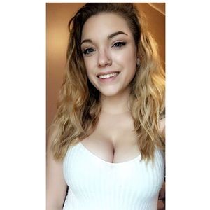 Meet your Posher, Monique